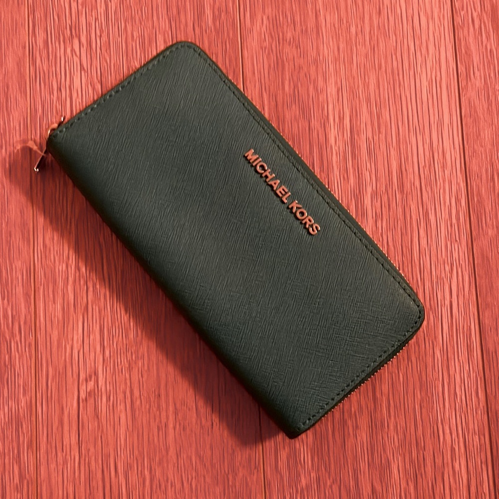MICHAEL KORS TURQUOISE WALLET